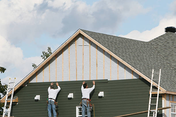 Professional Emergency Siding Repair technician working in Melbourne, KY